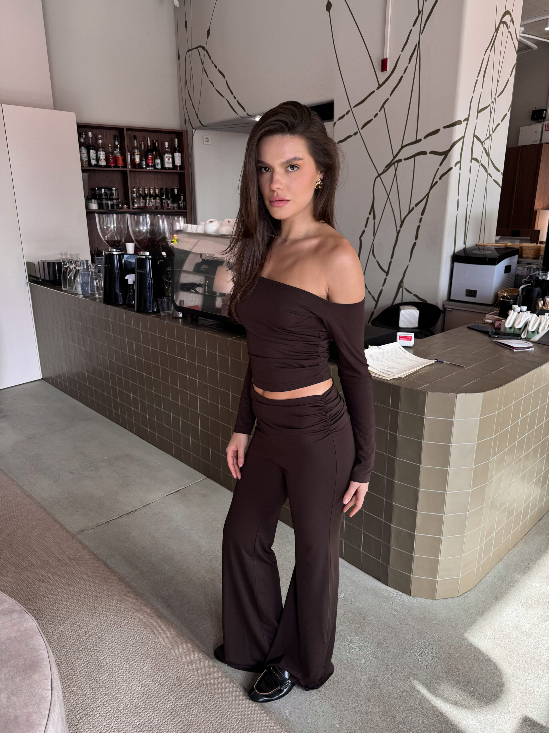 Лонгслив с открытой линией плеч — изображение 3