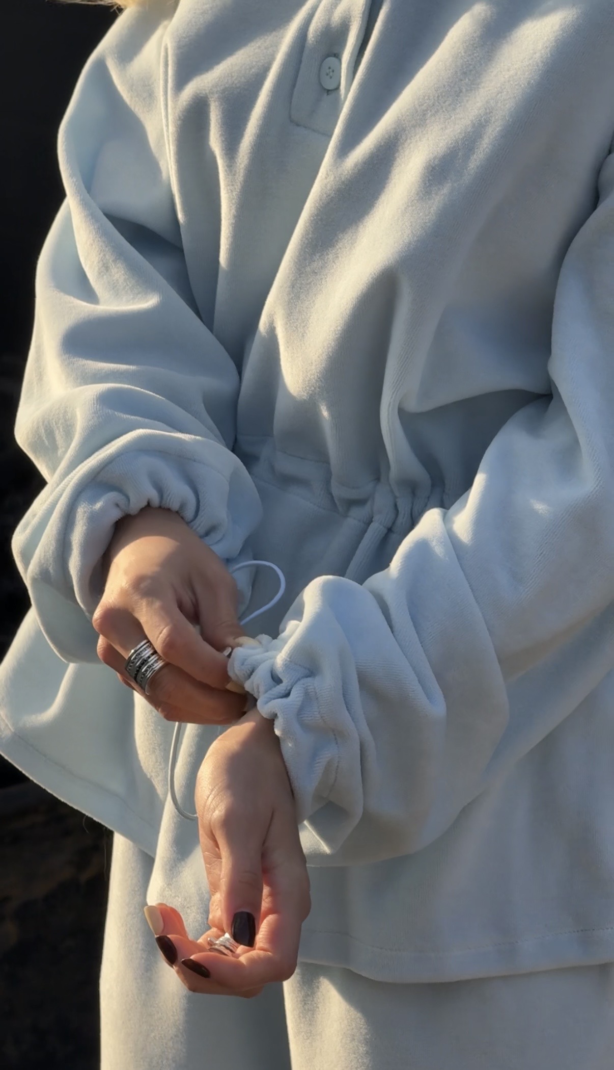 Костюм из велюра на хлопковой основе: лонгслив на кулиске и брюки — изображение 5